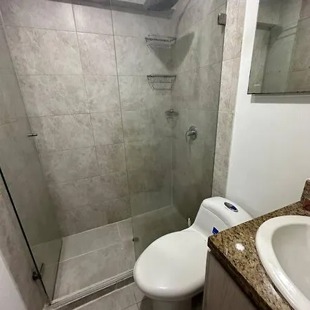 Cómodo Apto Frente Al Mar, Excelente Ubicación. Apartamento *