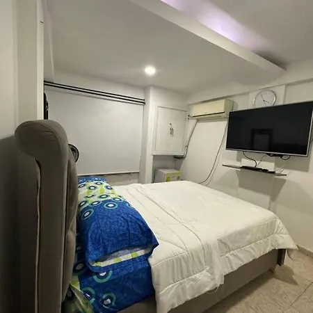 Cómodo Apto Frente Al Mar, Excelente Ubicación.