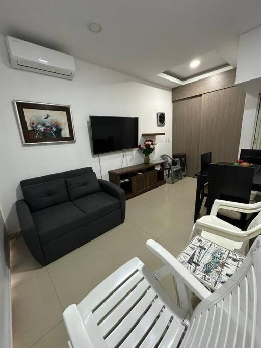 Comodo Apto Frente Al Mar, Excelente Ubicacion. Cartagena